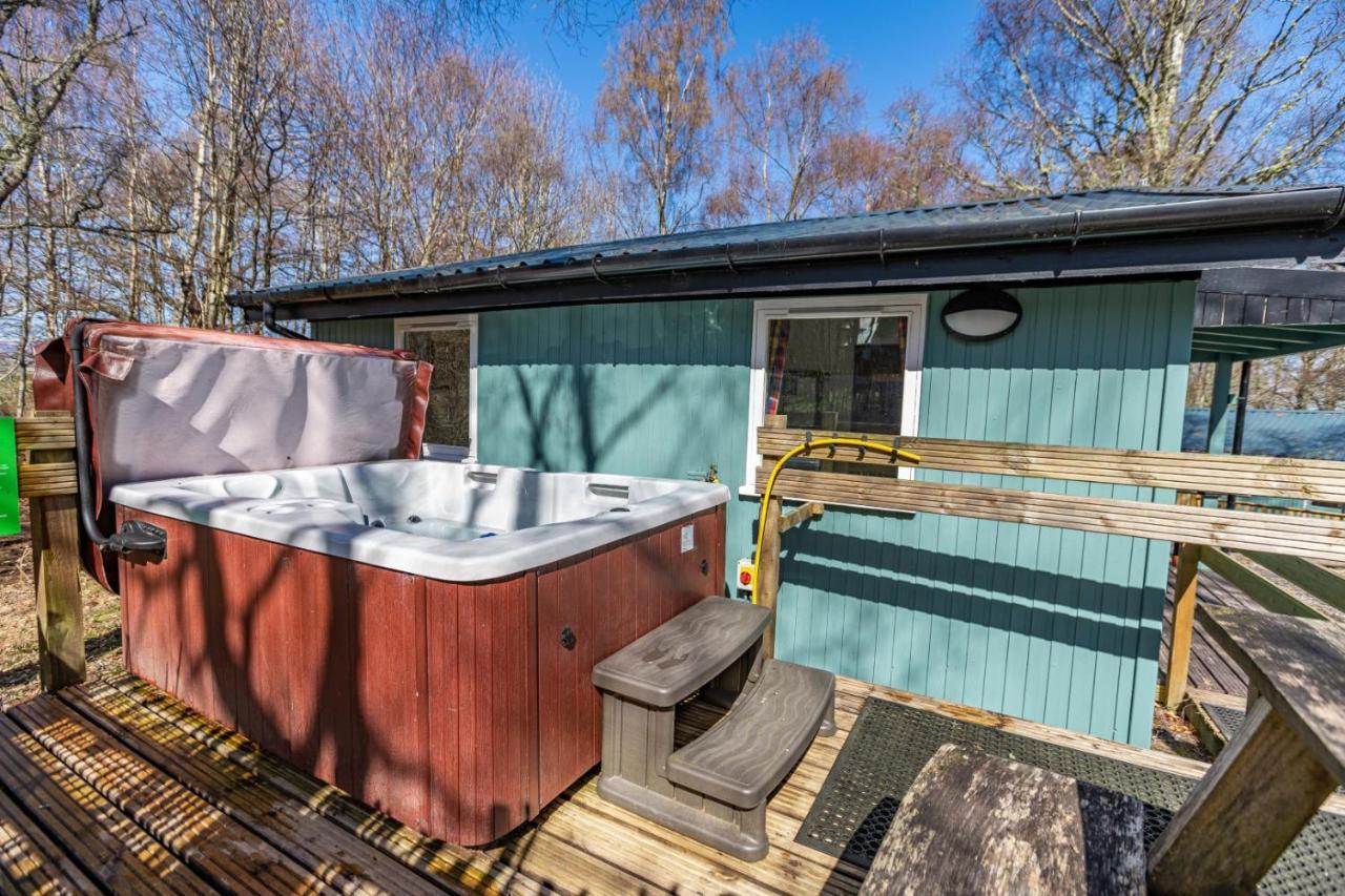 Fern Lodge 2 With Hot Tub Belladrum Zewnętrze zdjęcie